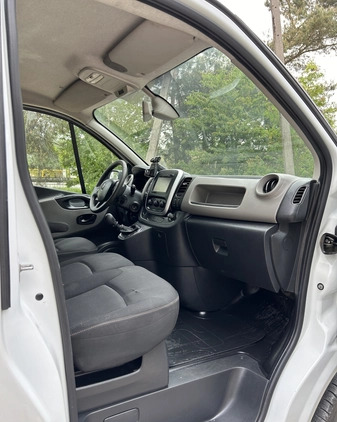 Renault Trafic cena 42500 przebieg: 440000, rok produkcji 2017 z Niemodlin małe 79